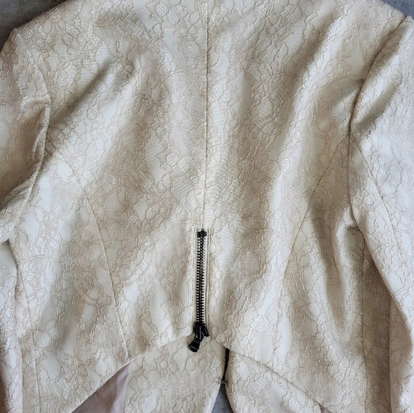 Haute Hippie Cropped Lace Blazer Jacket - Picture 10 of 12